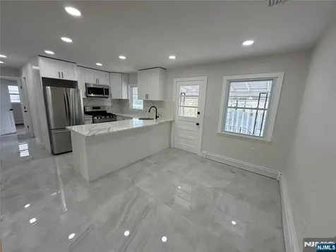 310 Passaic Avenue Carlstadt NJ 07072
