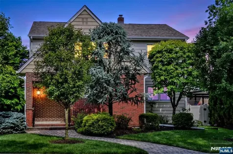 24 Maple Avenue Waldwick NJ 07463