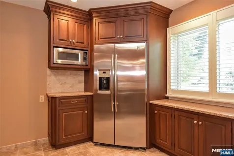 24 Maple Avenue Waldwick NJ 07463