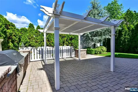 24 Maple Avenue Waldwick NJ 07463