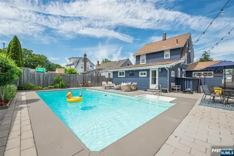 118 Hamilton Avenue Hasbrouck Heights NJ 07604