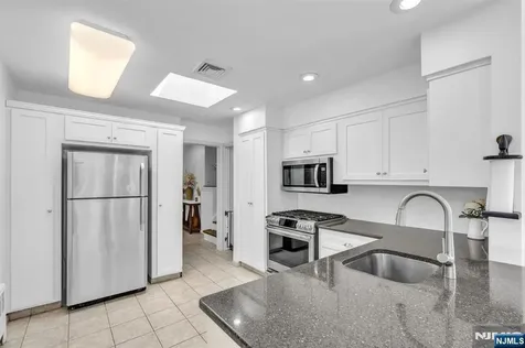 31 Monhegan Avenue Wayne NJ 07470