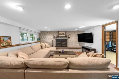 31 Monhegan Avenue Wayne NJ 07470