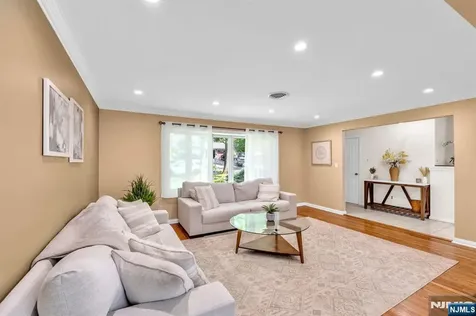 31 Monhegan Avenue Wayne NJ 07470
