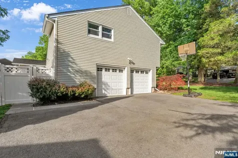 31 Monhegan Avenue Wayne NJ 07470