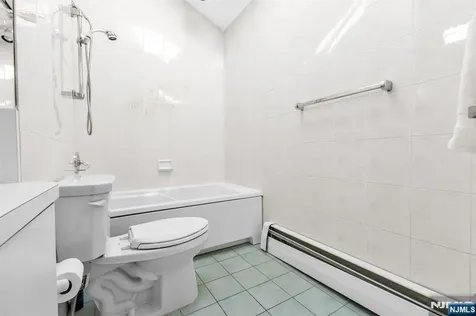 31 Monhegan Avenue Wayne NJ 07470