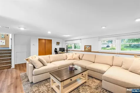 31 Monhegan Avenue Wayne NJ 07470