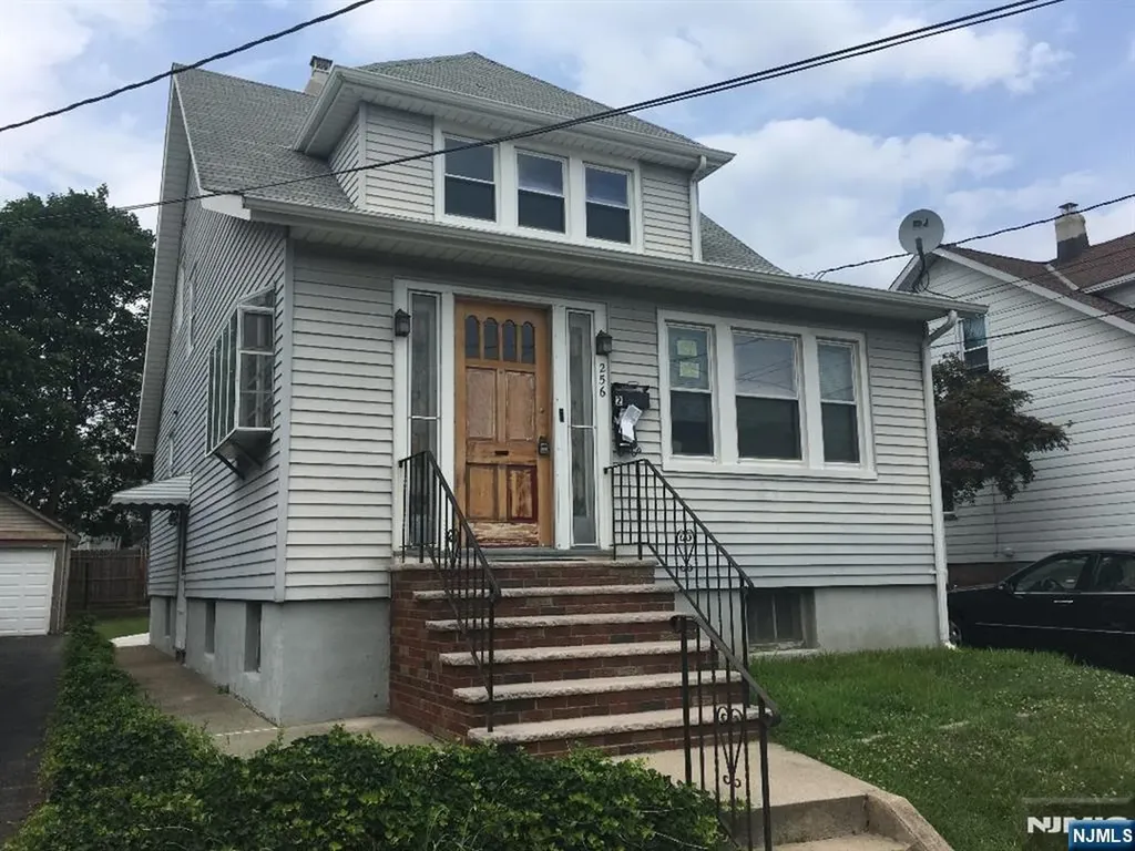 256 7th Street Clifton NJ 07011