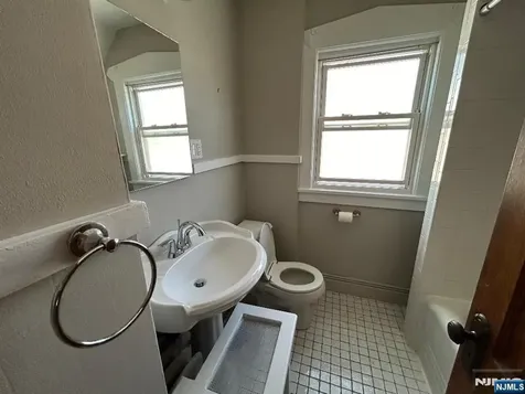 256 7th Street Clifton NJ 07011