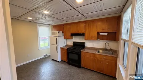 107 3rd Avenue Hawthorne NJ 07506