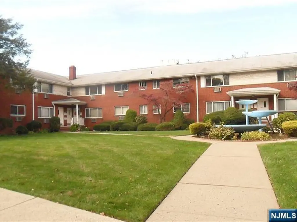 1323 Anderson Fort Lee NJ 07024