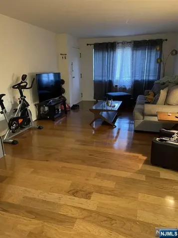 1323 Anderson Fort Lee NJ 07024