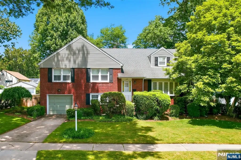169 Hamilton Road Teaneck NJ 07666