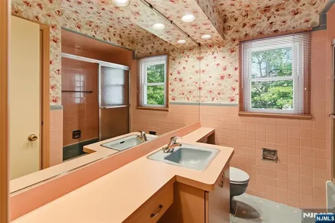 169 Hamilton Road Teaneck NJ 07666