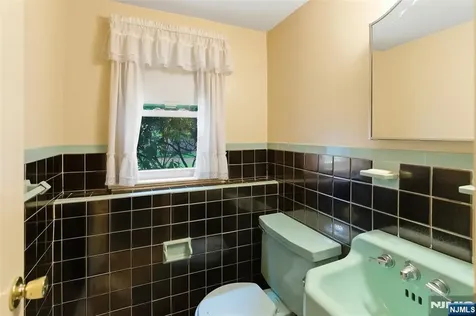 169 Hamilton Road Teaneck NJ 07666