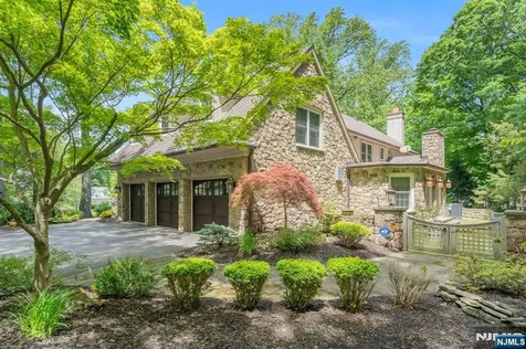 3 Rolling Ridge Drive Rockaway Township NJ 07866