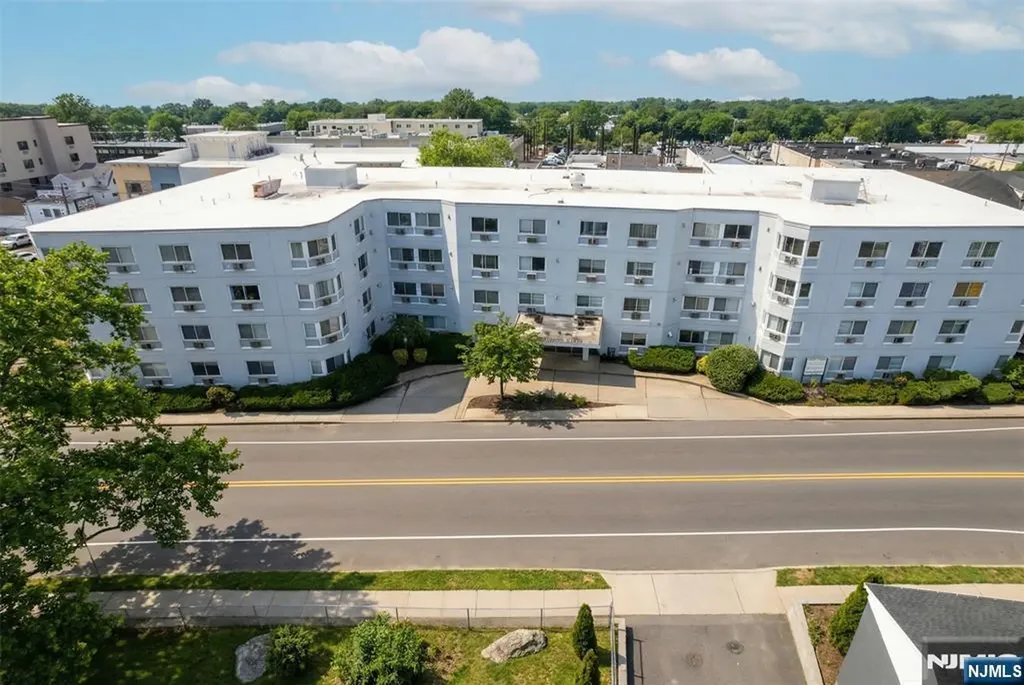 333 Grand Avenue Palisades Park NJ 07650
