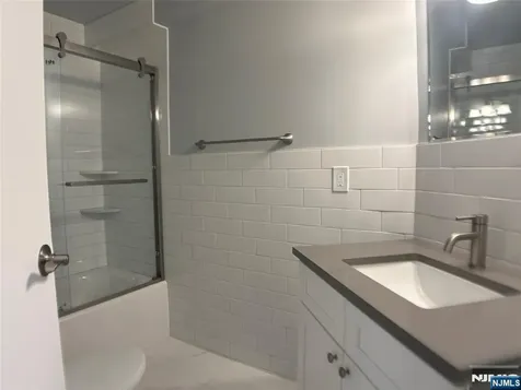 333 Grand Avenue Palisades Park NJ 07650