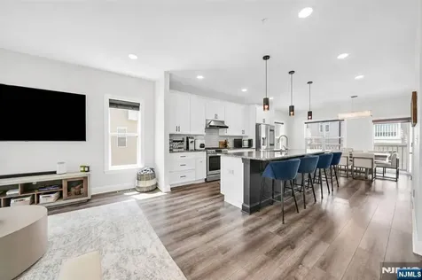 805 Abbe Road Little Falls NJ 07424
