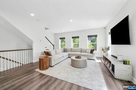 805 Abbe Road Little Falls NJ 07424