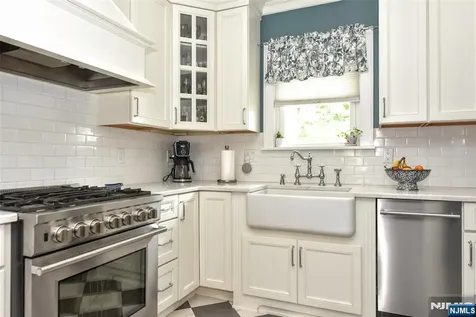 354 Demarest Avenue Oradell NJ 07649