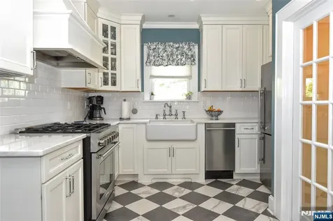 354 Demarest Avenue Oradell NJ 07649