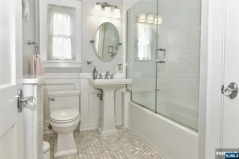 354 Demarest Avenue Oradell NJ 07649