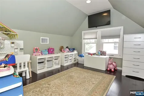 354 Demarest Avenue Oradell NJ 07649