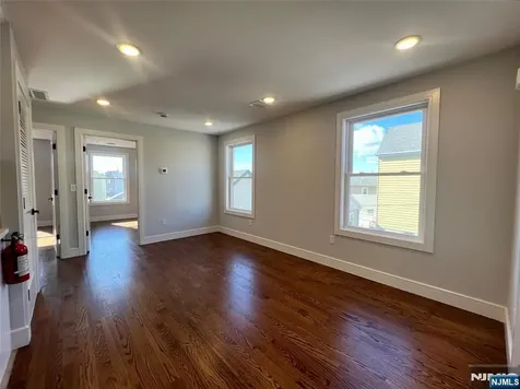48 Tuttle Wallington NJ 07057