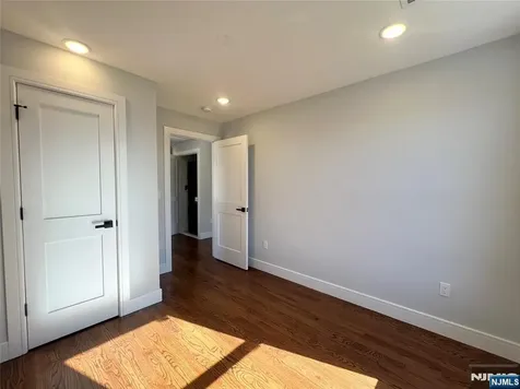 48 Tuttle Wallington NJ 07057