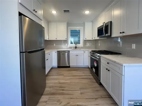 48 Tuttle Wallington NJ 07057