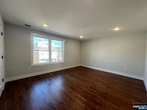 48 Tuttle Wallington NJ 07057