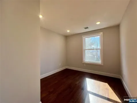 48 Tuttle Wallington NJ 07057