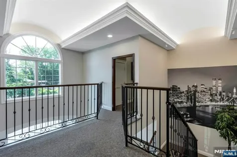 161 Mckinley Street Closter NJ 07624