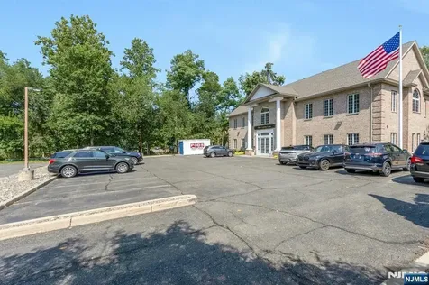161 Mckinley Street Closter NJ 07624