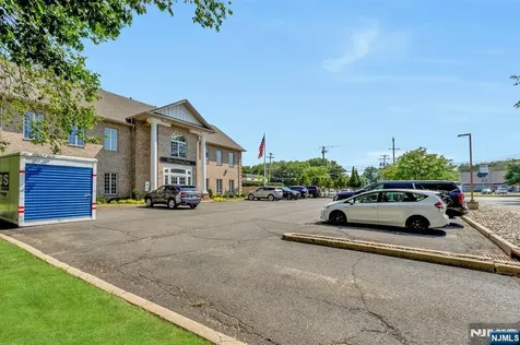 161 Mckinley Street Closter NJ 07624