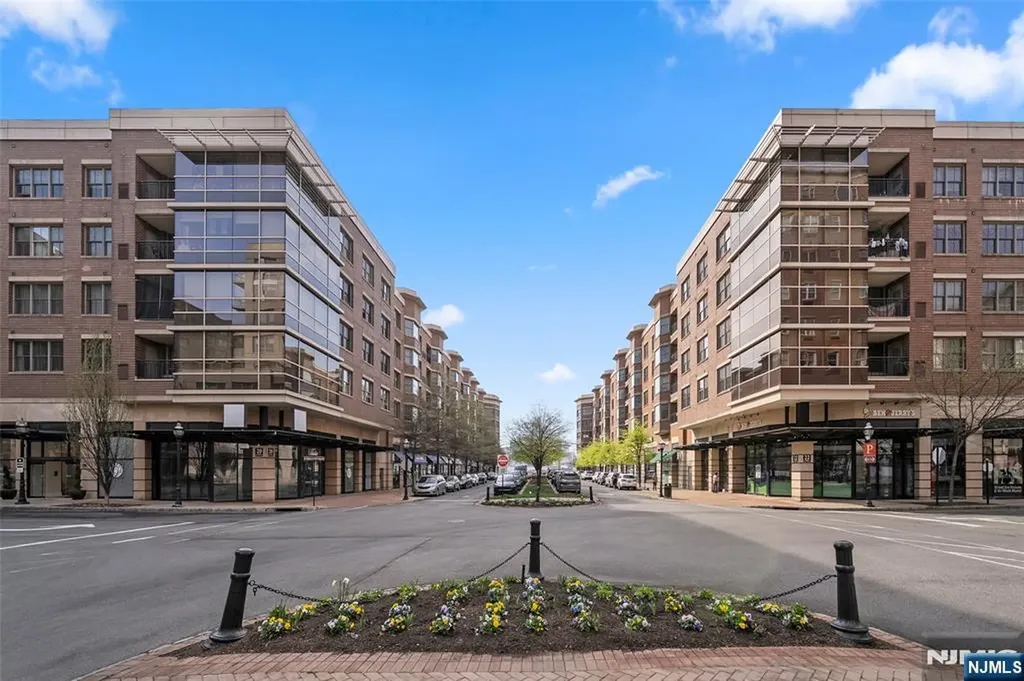 22 Avenue At Port Imperial West New York NJ 07093