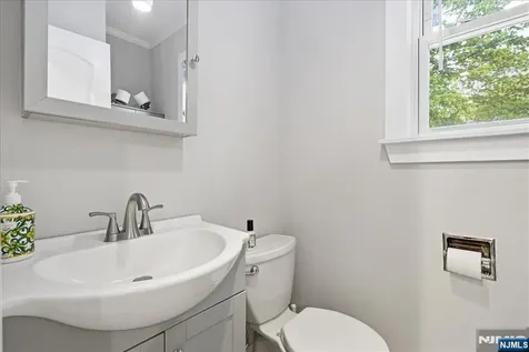 7 Shores Road Mendham Township NJ 07869