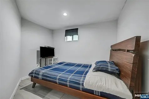 277 Madison Avenue Clifton NJ 07011