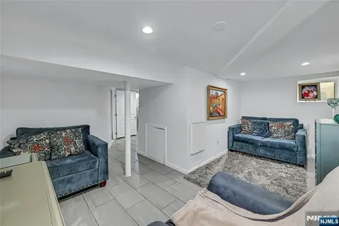 277 Madison Avenue Clifton NJ 07011
