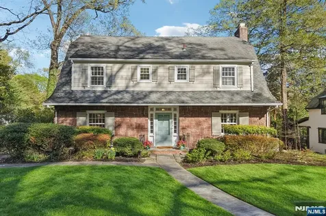 215 Beechwood Road Ridgewood NJ 07450