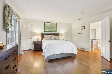 215 Beechwood Road Ridgewood NJ 07450