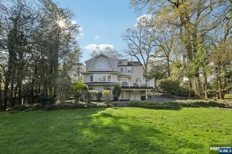 215 Beechwood Road Ridgewood NJ 07450