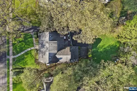 215 Beechwood Road Ridgewood NJ 07450