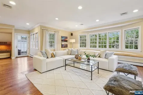 215 Beechwood Road Ridgewood NJ 07450