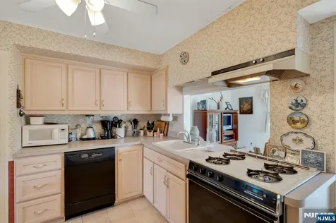 52 Elmwood Drive Elmwood Park NJ 07407