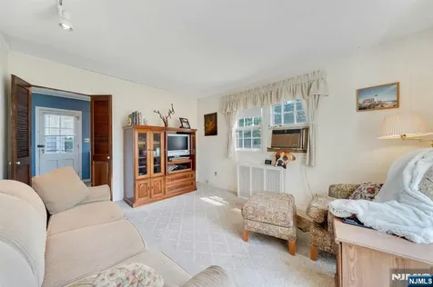 52 Elmwood Drive Elmwood Park NJ 07407