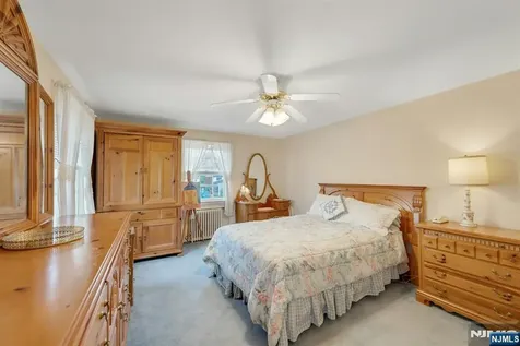 52 Elmwood Drive Elmwood Park NJ 07407