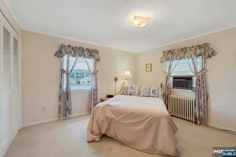 52 Elmwood Drive Elmwood Park NJ 07407