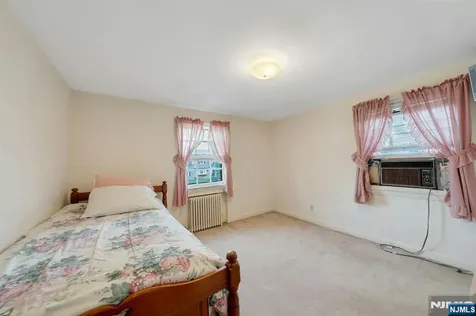 52 Elmwood Drive Elmwood Park NJ 07407